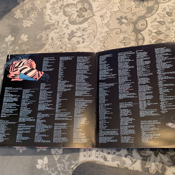 Joni Mitchell vinyl lp record Chalk Mark in a Rain Storm - Picture 4 of 7